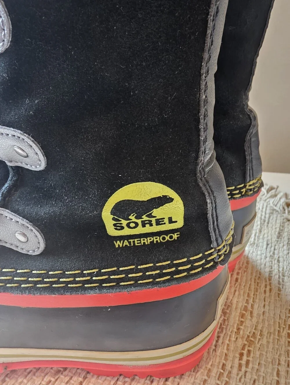SOREL Joan Of Arc Girls 3Y Black Faux Fur Trim Waterproof Winter Boots